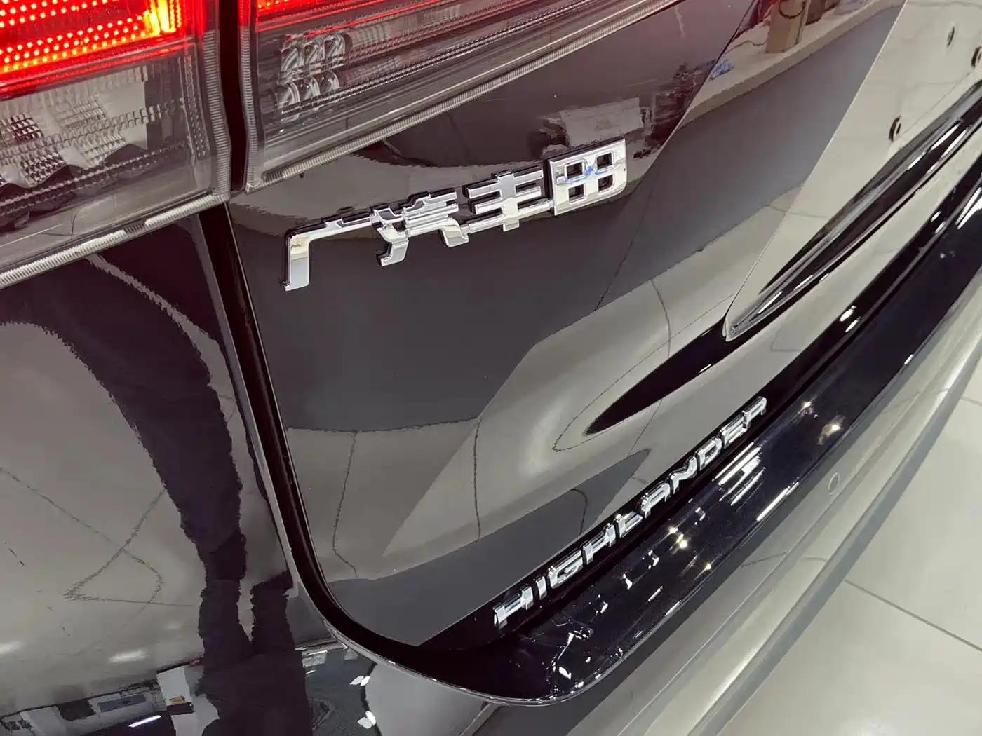 TOYOTA HIGHLANDER