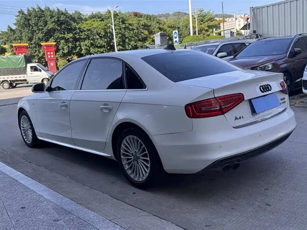Audi A4L 2016 35 TFSI Automatic Sport фото 6