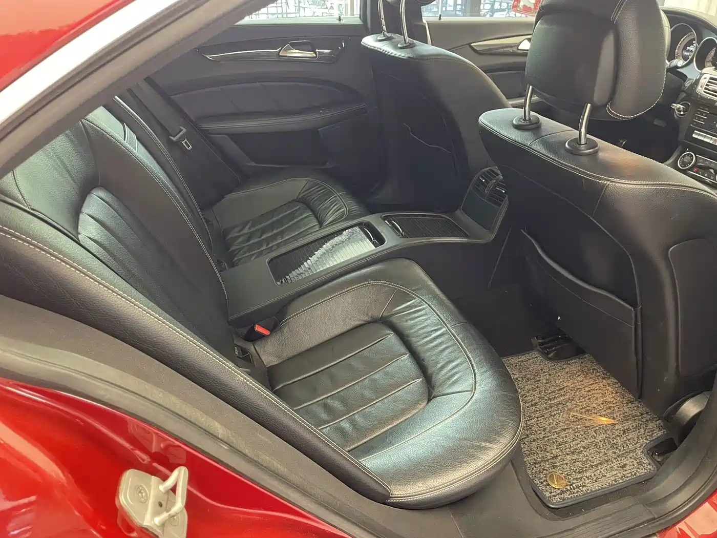 Фото 25 - Mercedes-Benz CLS