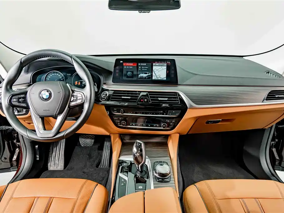 BMW 6 Series GT 2018 630i Luxury Design Package фото 10