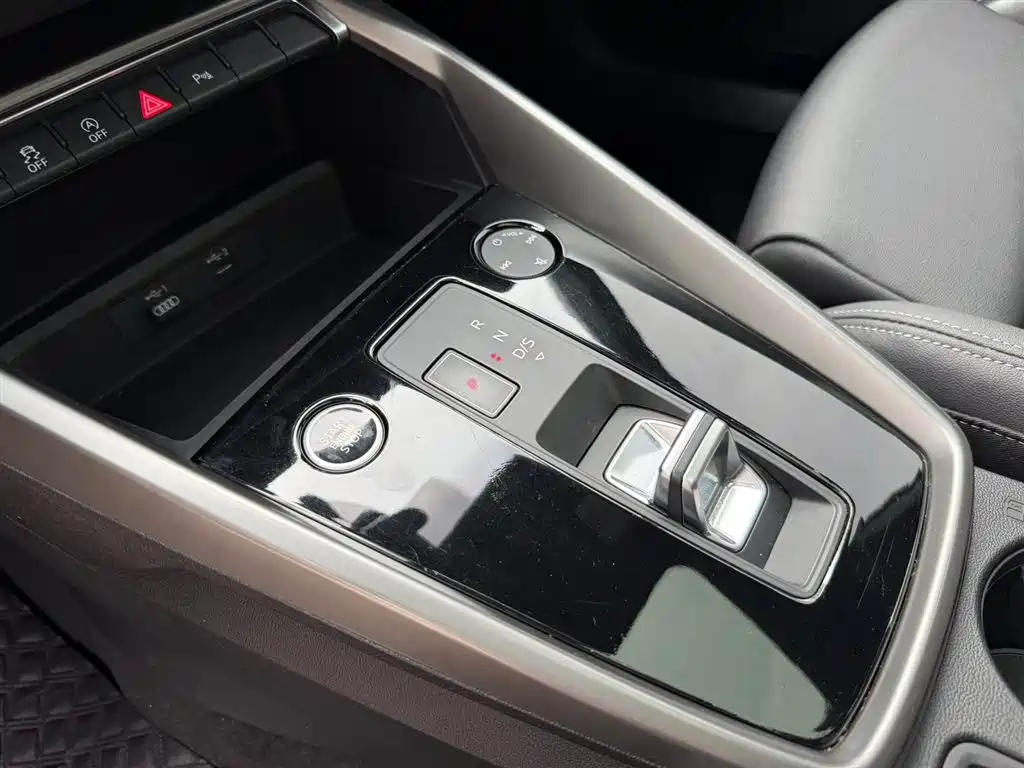 Audi A3 2023 Facelift A3L Limousine 35 TFSI Fashion Sport фото 9