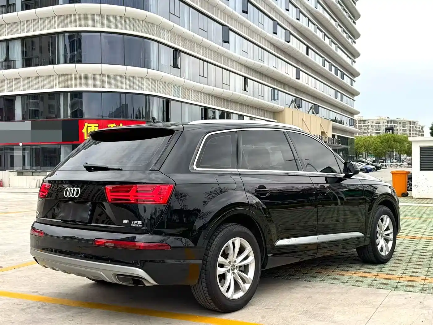 AUDI Q7