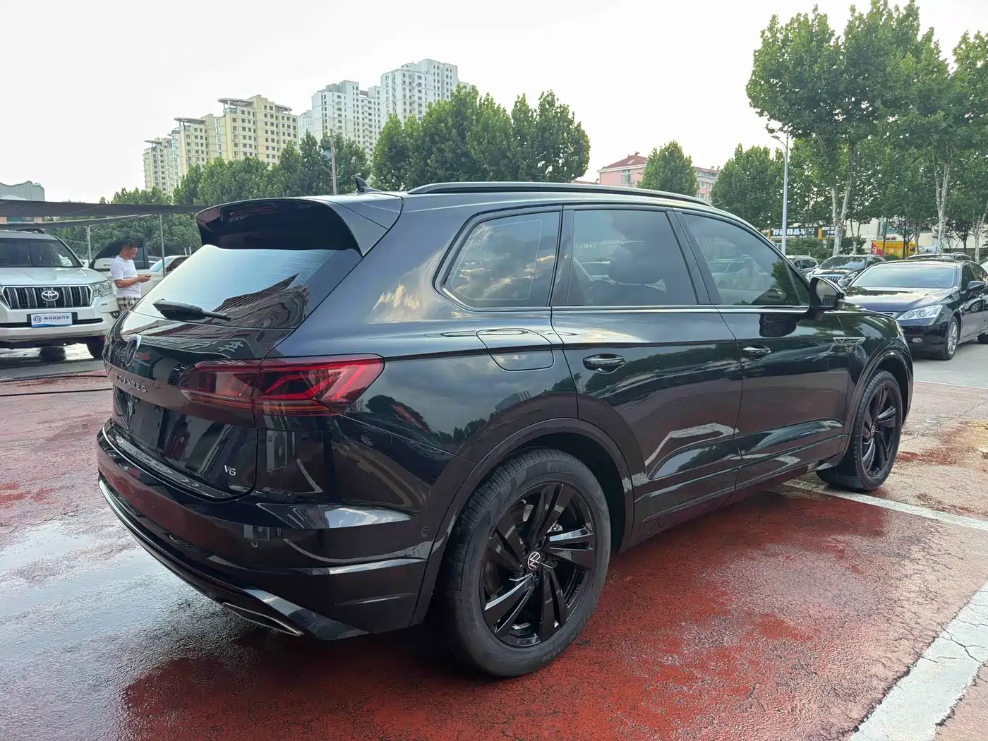 Volkswagen Touareg 2024 2023 3.0TSI R-Line Black Sports Package