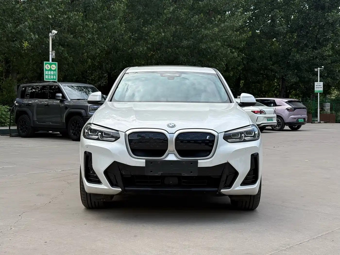BMW iX3 2022 Leading Edition фото 2