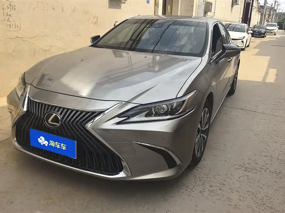 Lexus ES 2020 200 Luxury