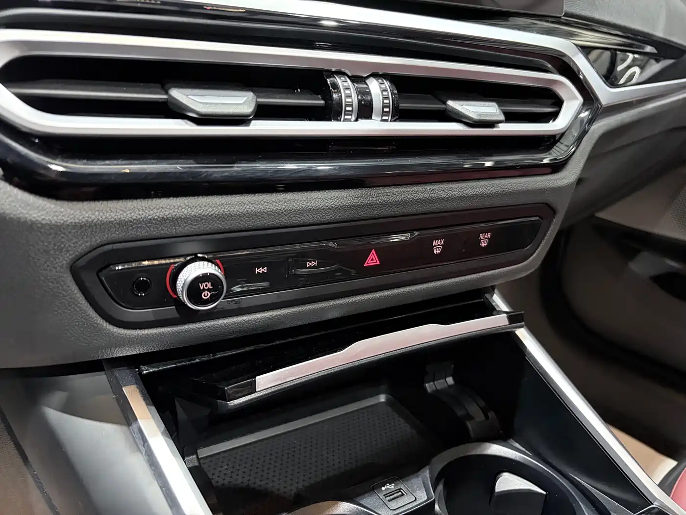 BMW 3 Series 2023 320Li M Sport Package фото 17