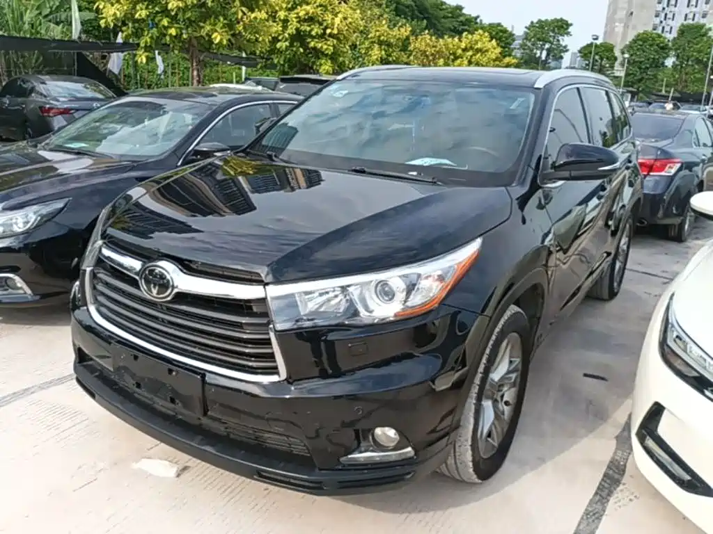 Photo 1 - Toyota Highlander
