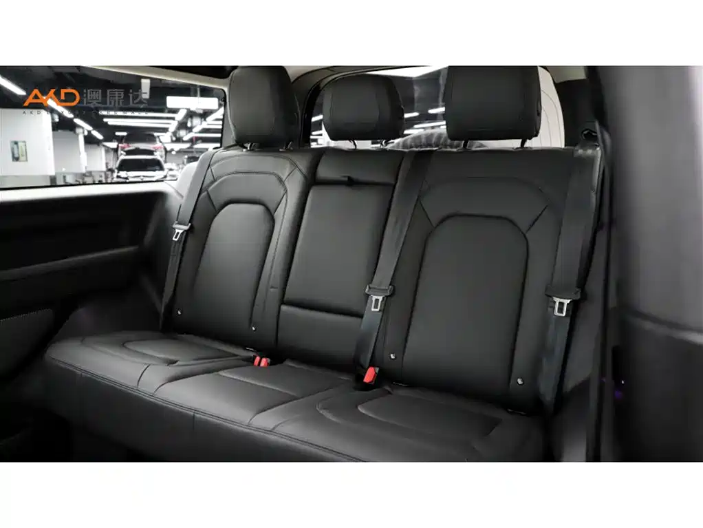 Land Rover Defender 2023 Facelift 90 3.0T P400 XS фото 7