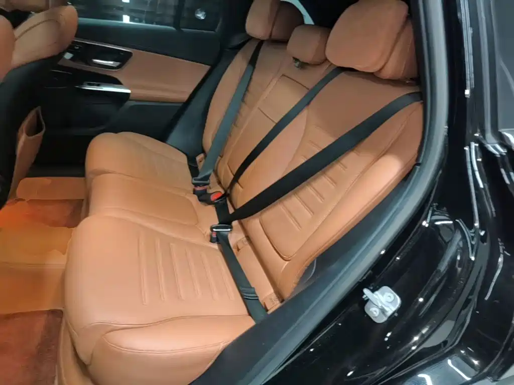 Photo 17 - Mercedes-Benz GLC