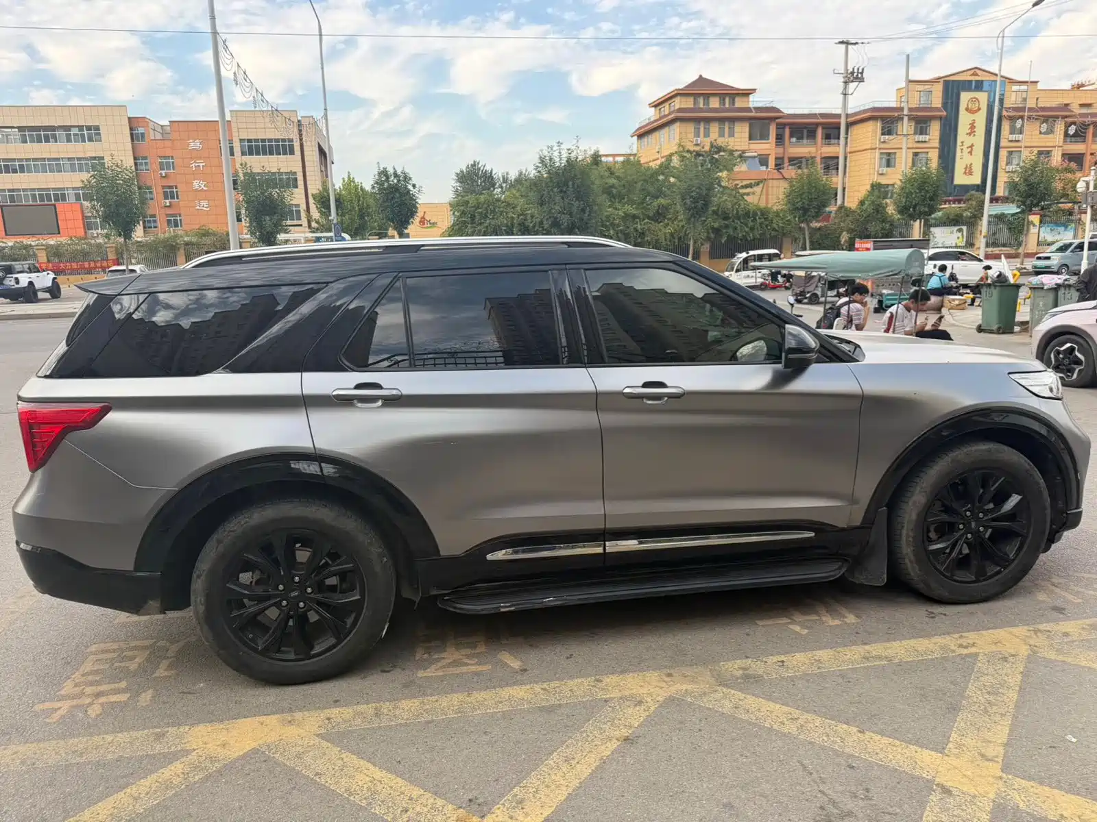Фото 5 - Ford Explorer