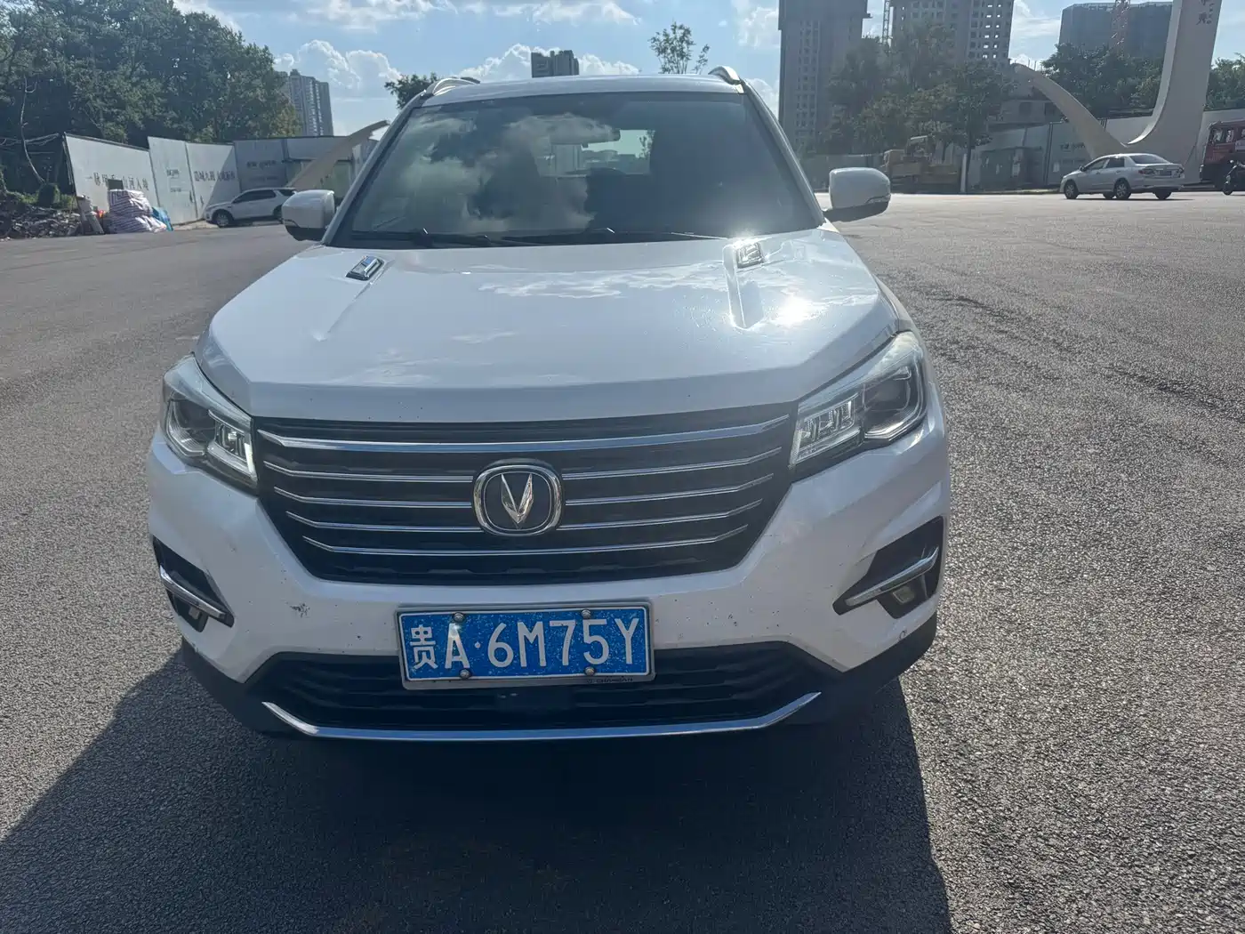 Фото 2 - Changan CS75