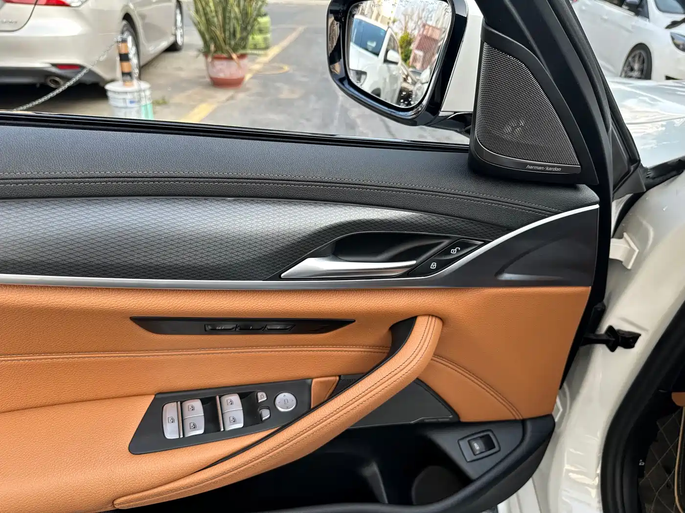 BMW 5 Series (Import) 2022 Model Second Facelift 530i Style Edition M Sport Package фото 5