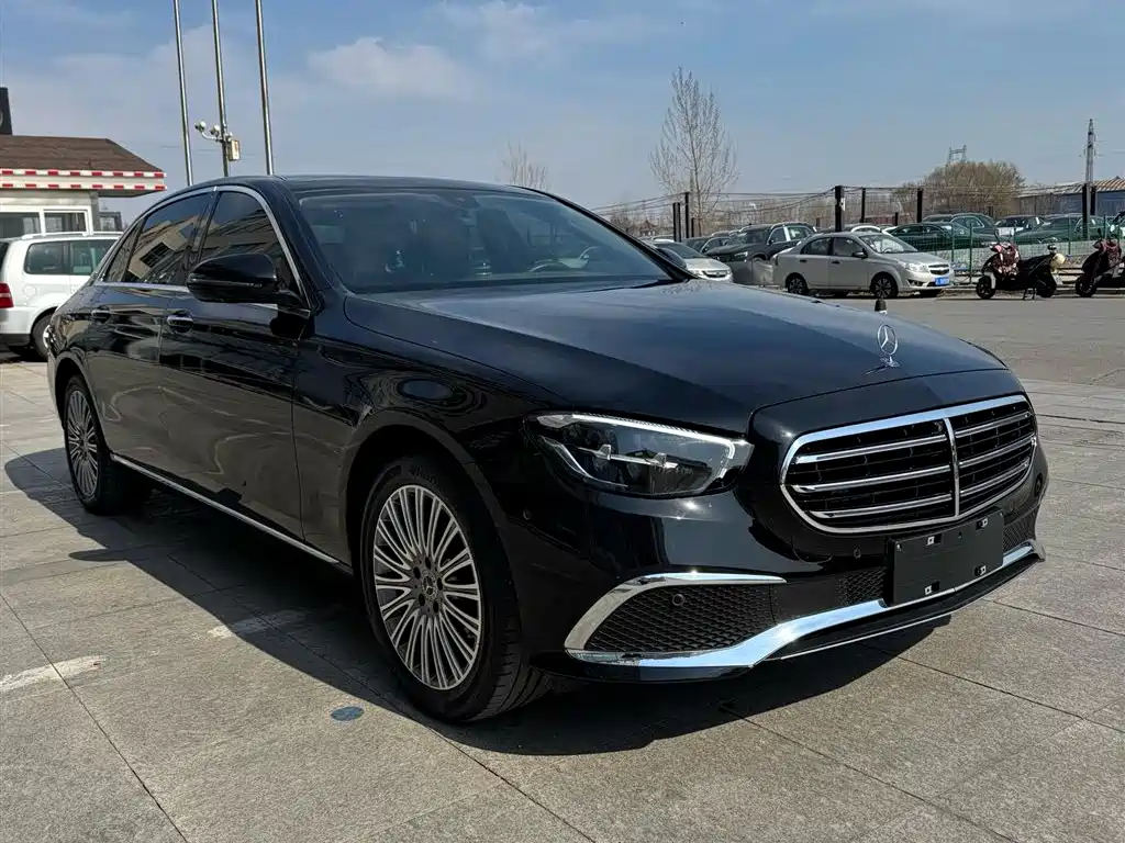 Mercedes-Benz E-Class 2023 E 300 L Fashion фото 2