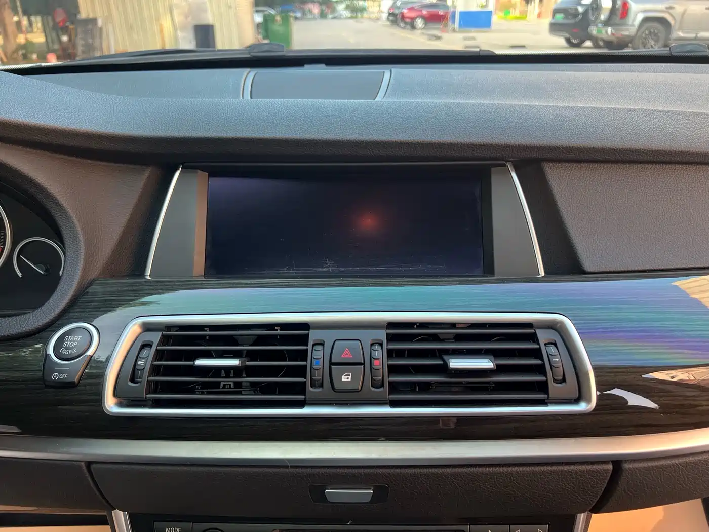 BMW 5 Series GT 2015 528i Luxury фото 10