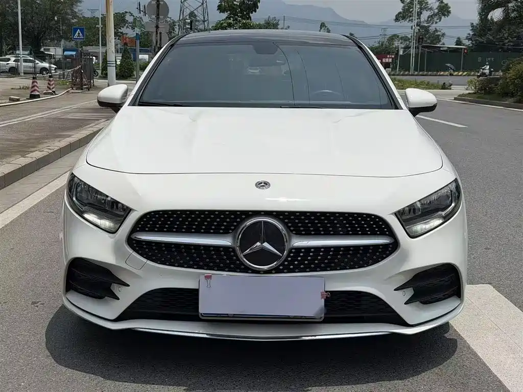 Mercedes-Benz A-Class 2019 A 180 L Sport Sedan фото 22
