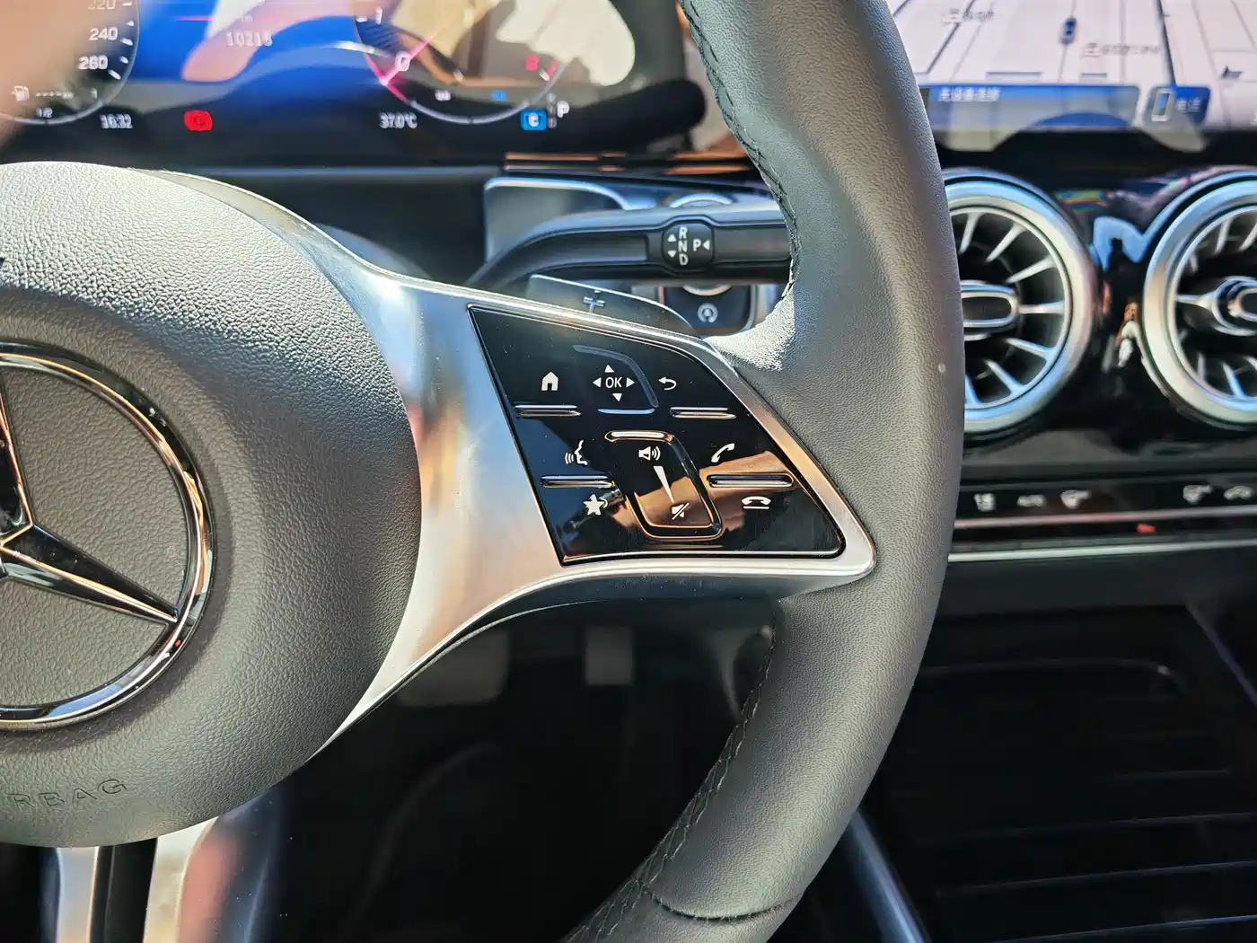 Mercedes-Benz GLB 2024 Facelift GLB 220 4MATIC фото 9