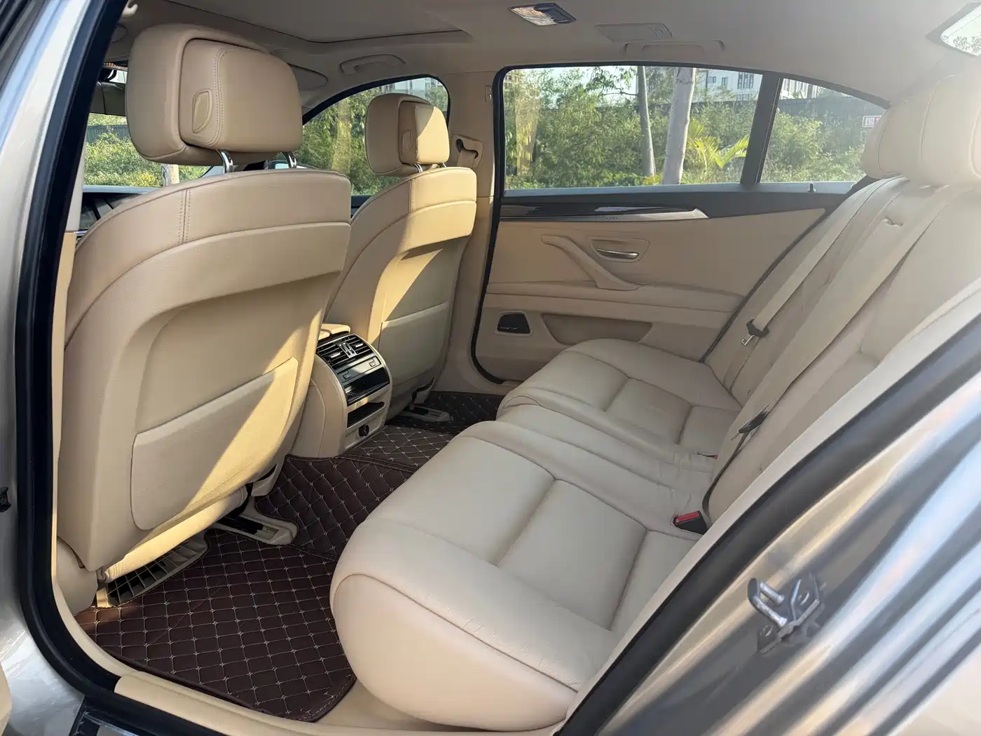 BMW 5 Series 2012 523Li Luxury фото 9