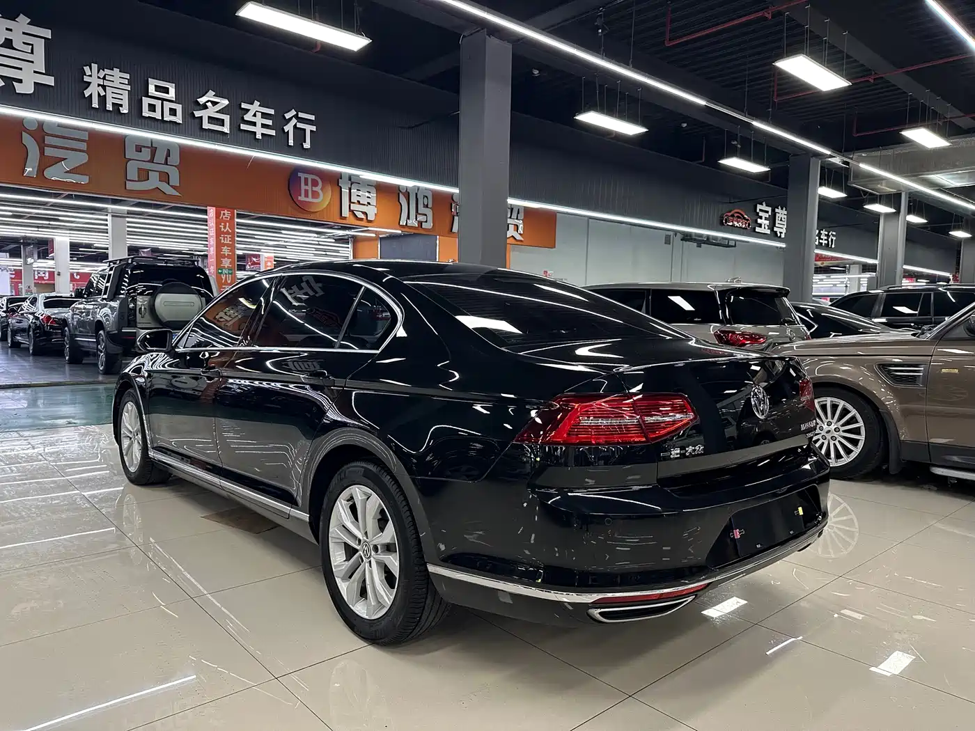 Volkswagen Magotan 2018 Facelift 330TSI DSG Luxury фото 6