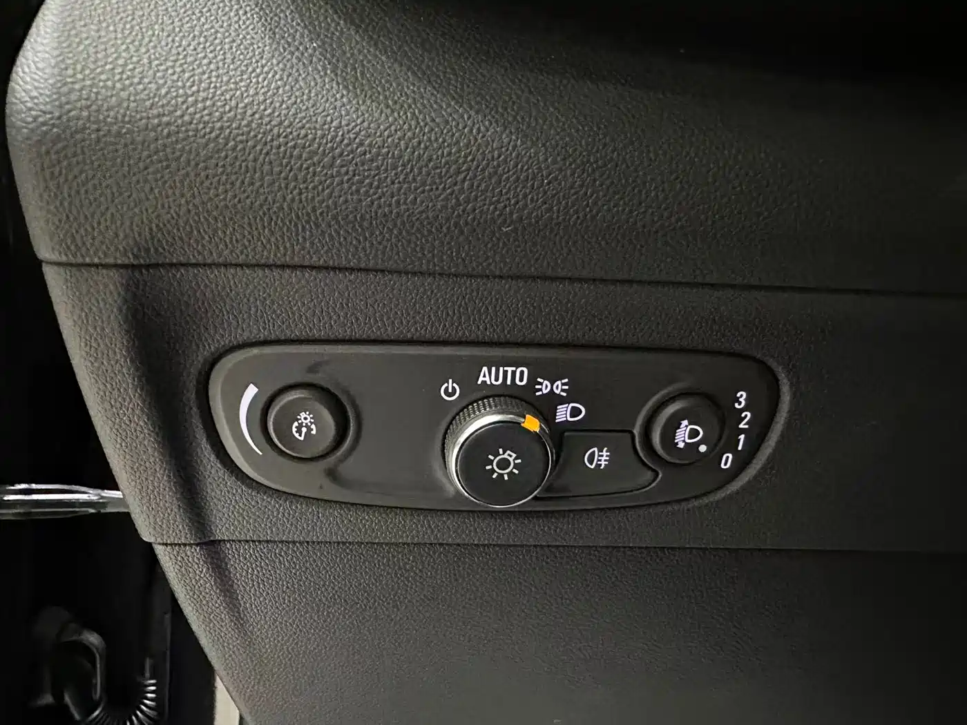 Buick Envision Plus 2023 Enclave Plus 652T 5-Seater Luxury фото 12