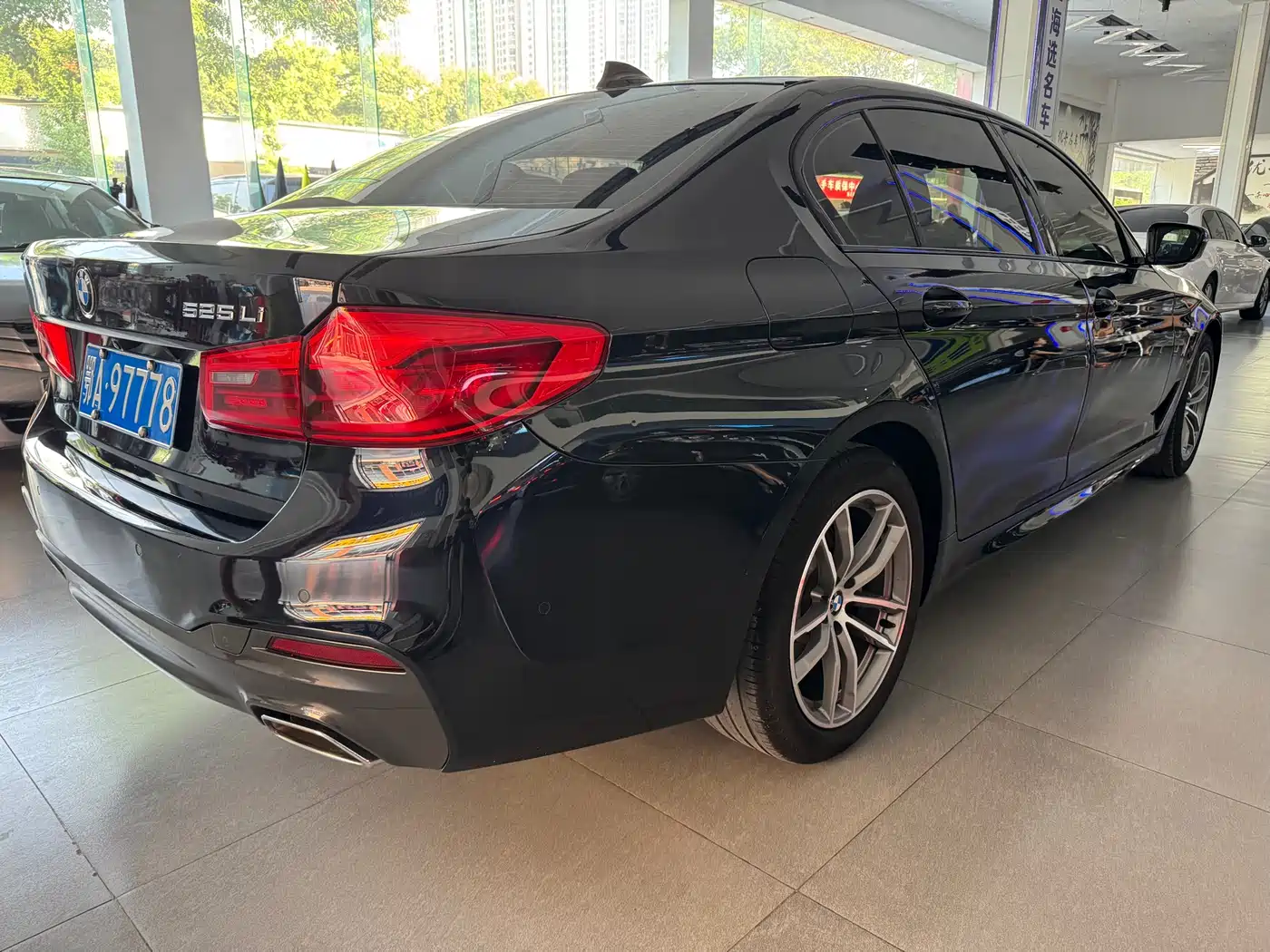 BMW 5 Series 2019 525Li M Sport Package фото 4