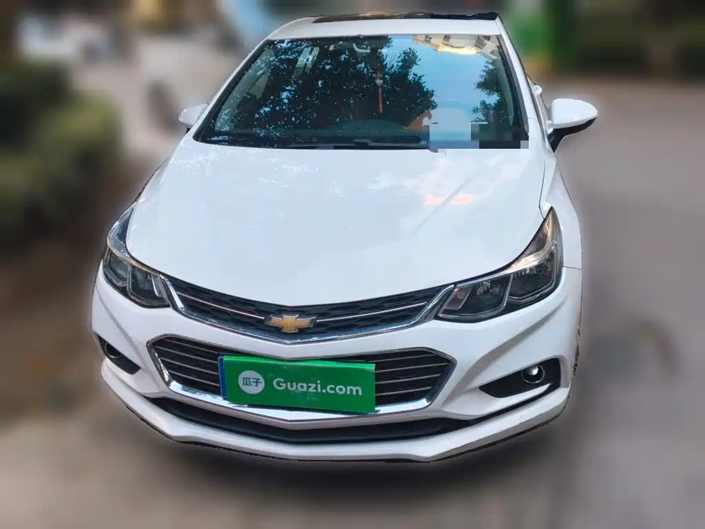 Photo 2 - Chevrolet Cruze