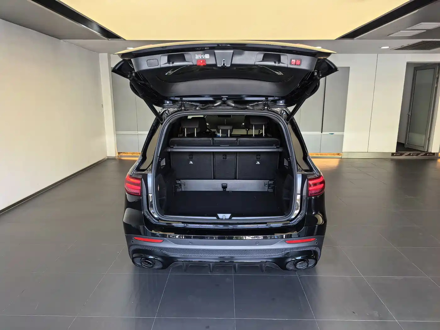 MERCEDES-BENZ GLB AMG