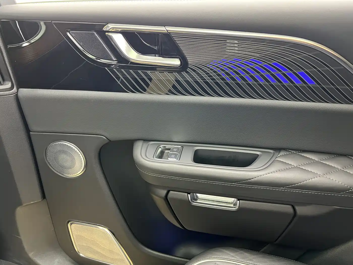 Hongqi E-HS9 2023 2022 660km Qi Ling Edition (4-seater)