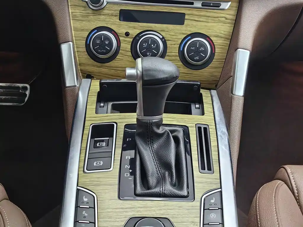 Photo 13 - Haval H7