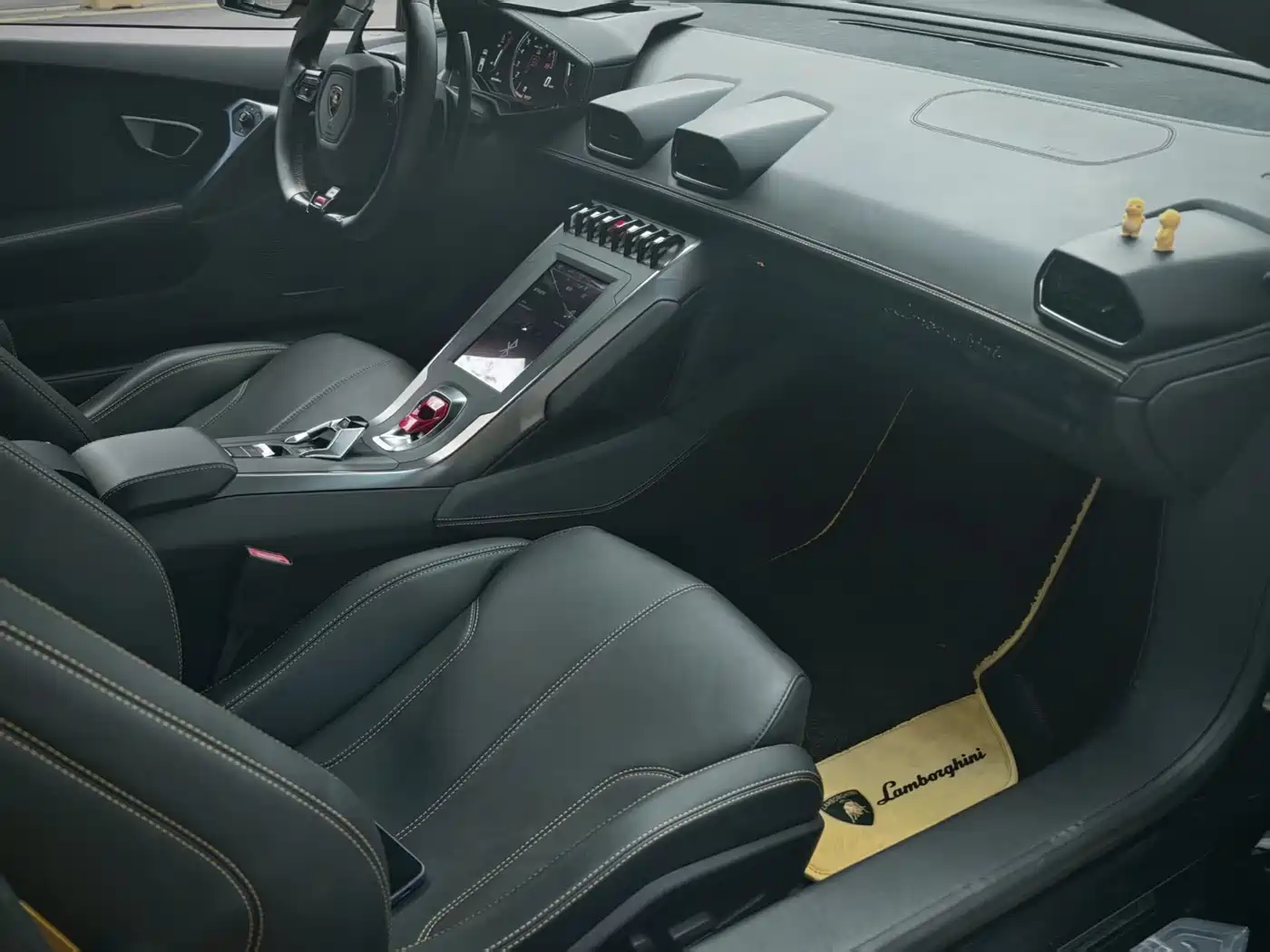 LAMBORGHINI HURACÁN