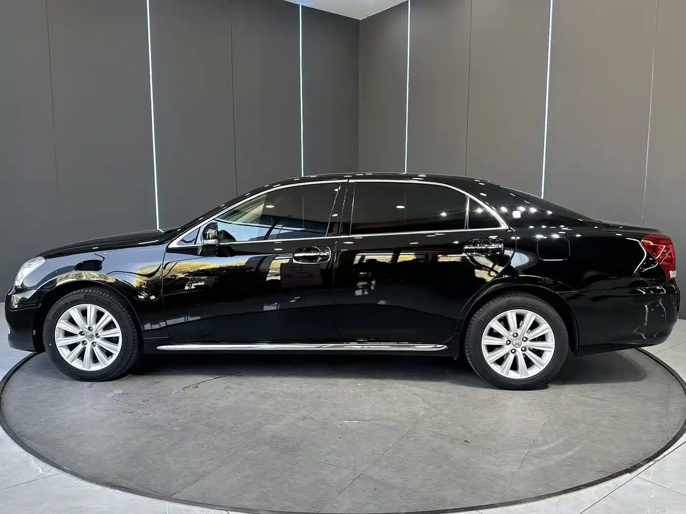 Toyota Crown 2010 2.5L Royal Leather Sunroof фото 4