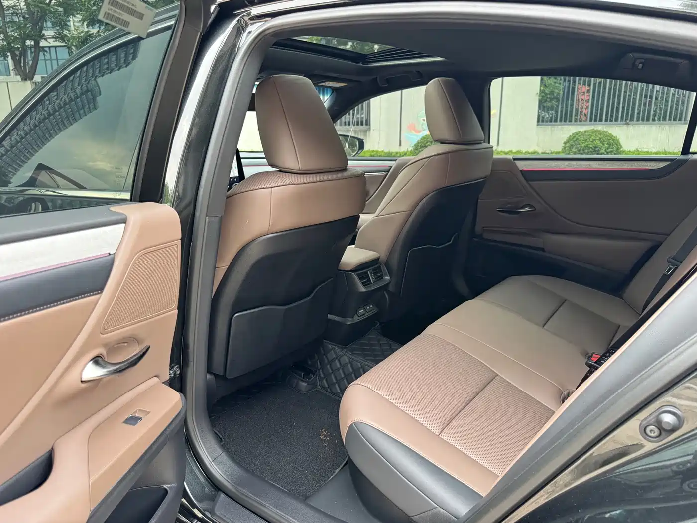 Lexus ES 2026 2025 300h Ultimate Edition