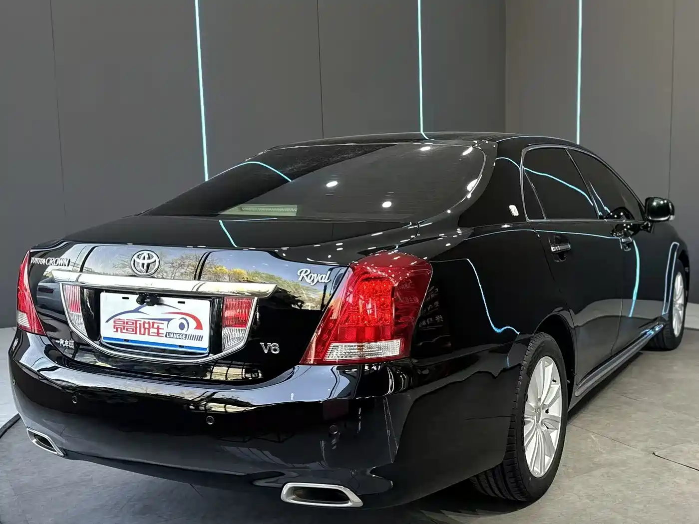 Toyota Crown 2010 2.5L Royal Leather Sunroof фото 6