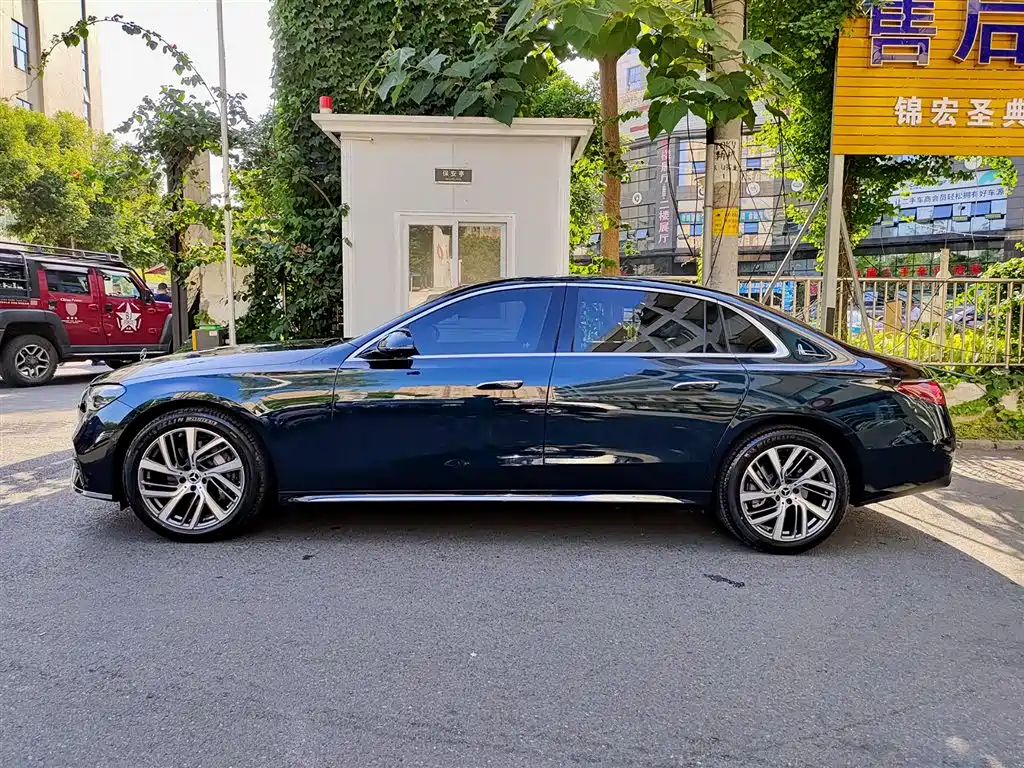 Mercedes-Benz E-Class 2025 E 300 L Fashion фото 3