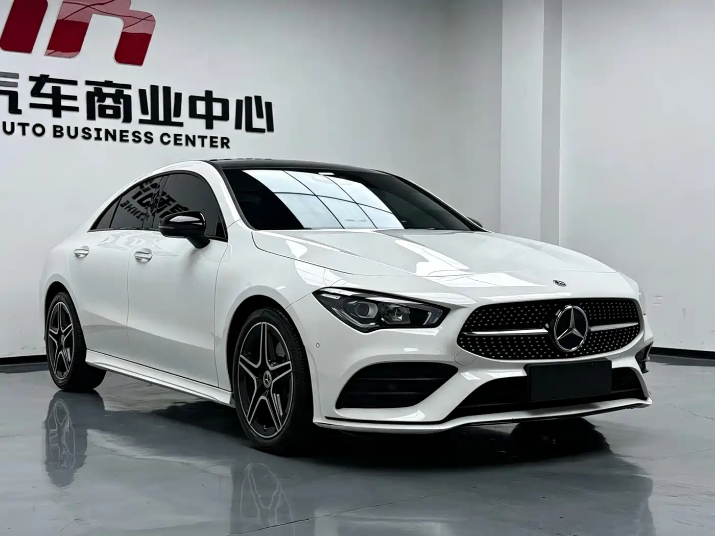 صورة 2 - Mercedes-Benz CLA (Import)