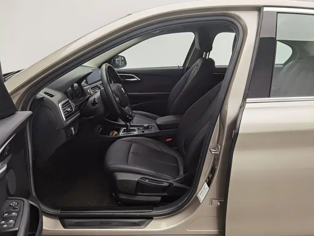 Photo 10 - BMW 1 Series