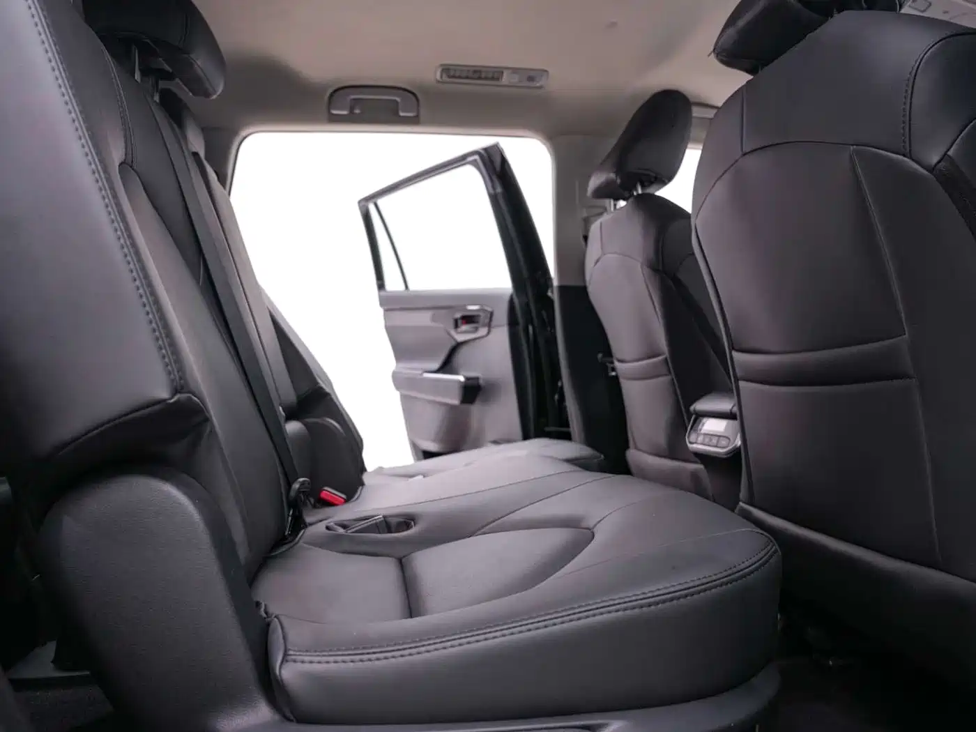 Toyota Highlander 2023 2.5L Smart Hybrid Dual Engine AWD Elite 7-Seater фото 23