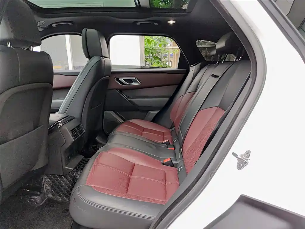 Land Rover Range Rover Velar 2024 Dynamic HSE фото 8