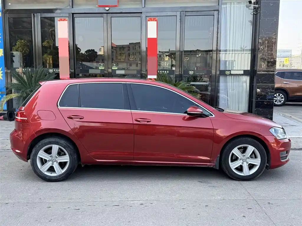Volkswagen Golf 2015 1.6L Automatic Comfort фото 3