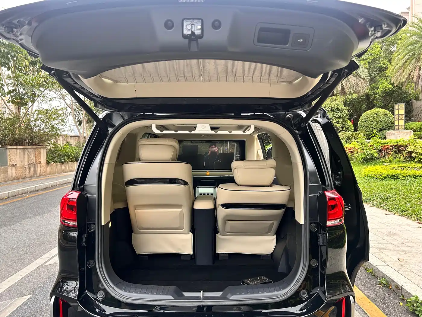 GAC Trumpchi Trumpchi M8 2021 Master Series 390T 4-Seat Glory Edition фото 21