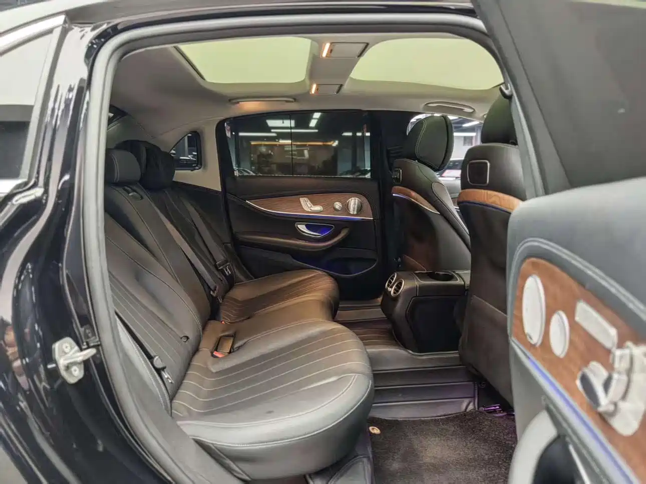Mercedes-Benz E-Class 2020 E 300 L Luxury Model фото 11