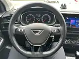 Photo 14 - Jetta VS5