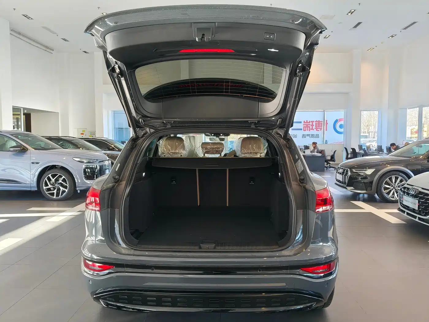 Audi Q6L e-tron 2025 Model Pioneer Edition фото 9