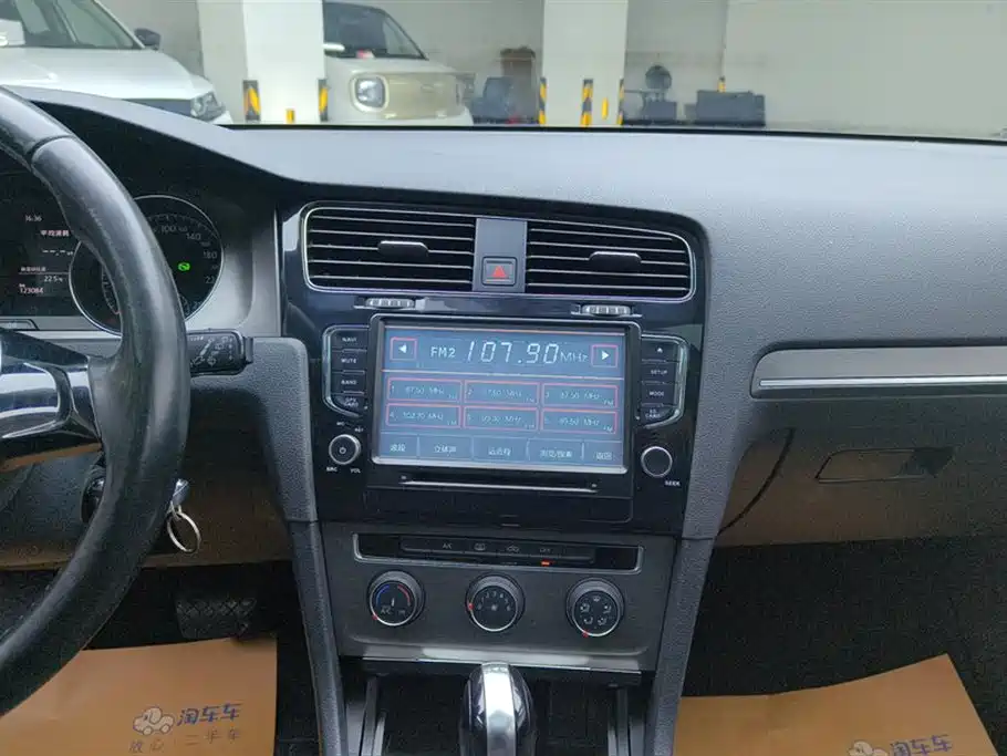Volkswagen Golf 2016 230TSI Automatic Comfort фото 13