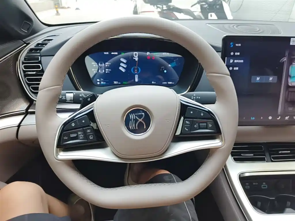 BYD Han 2026 DM-i Smart Driving Edition 245km Premium фото 11