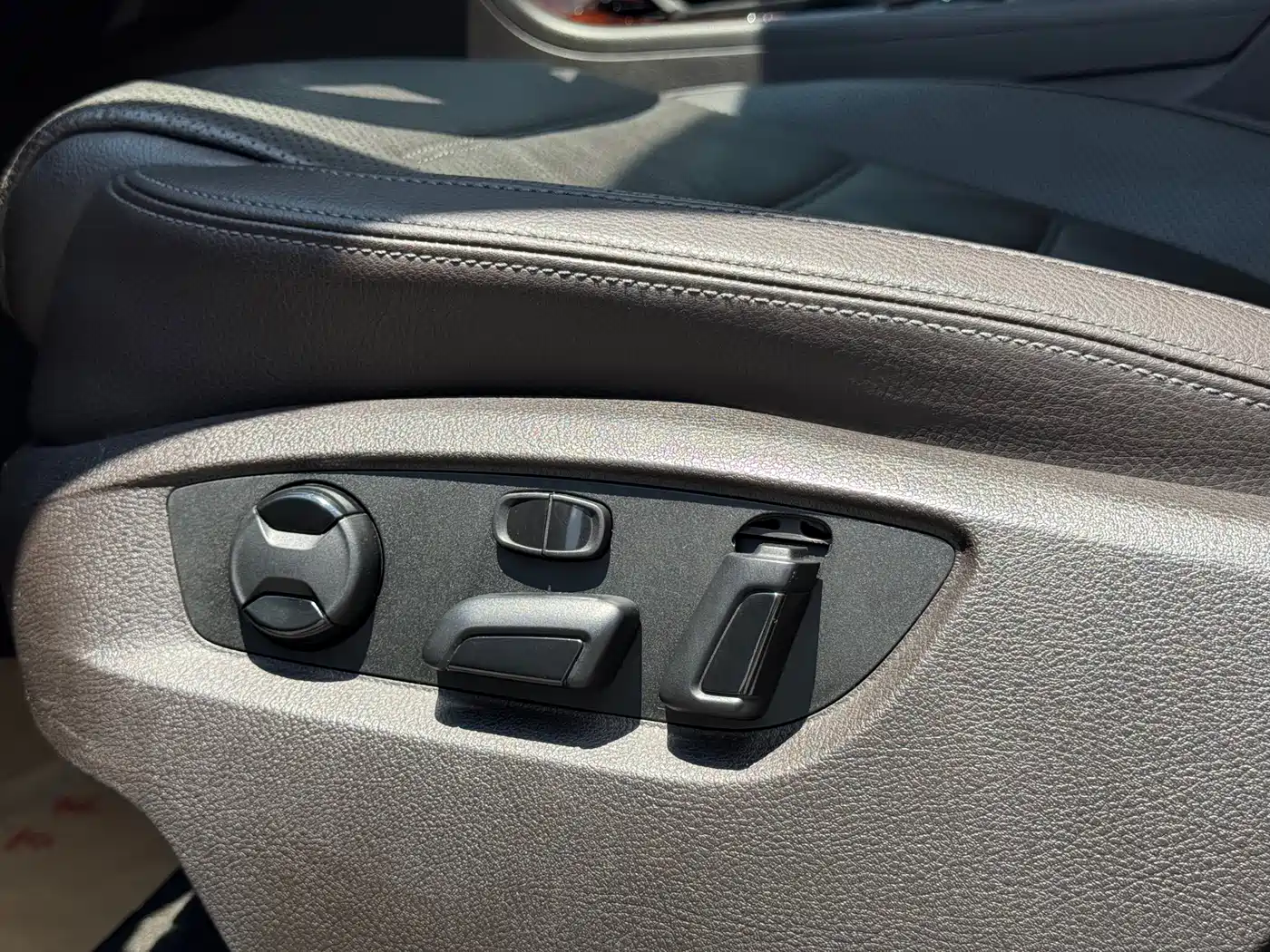 Volkswagen Touareg 2011 3.0TSI Comfort фото 6