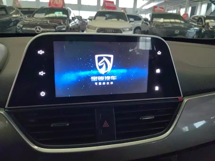 Baojun 310W 2018 2017 1.5L Manual Luxury China V