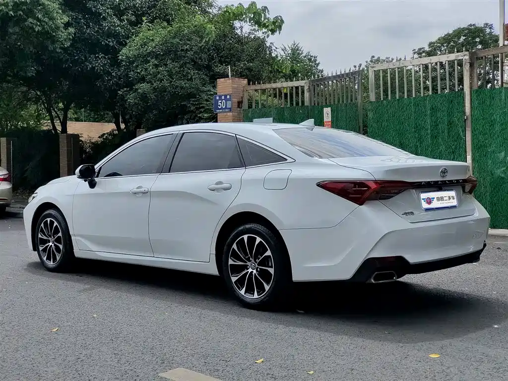 Toyota Avalon 2023 2.0L Premium Selection фото 4