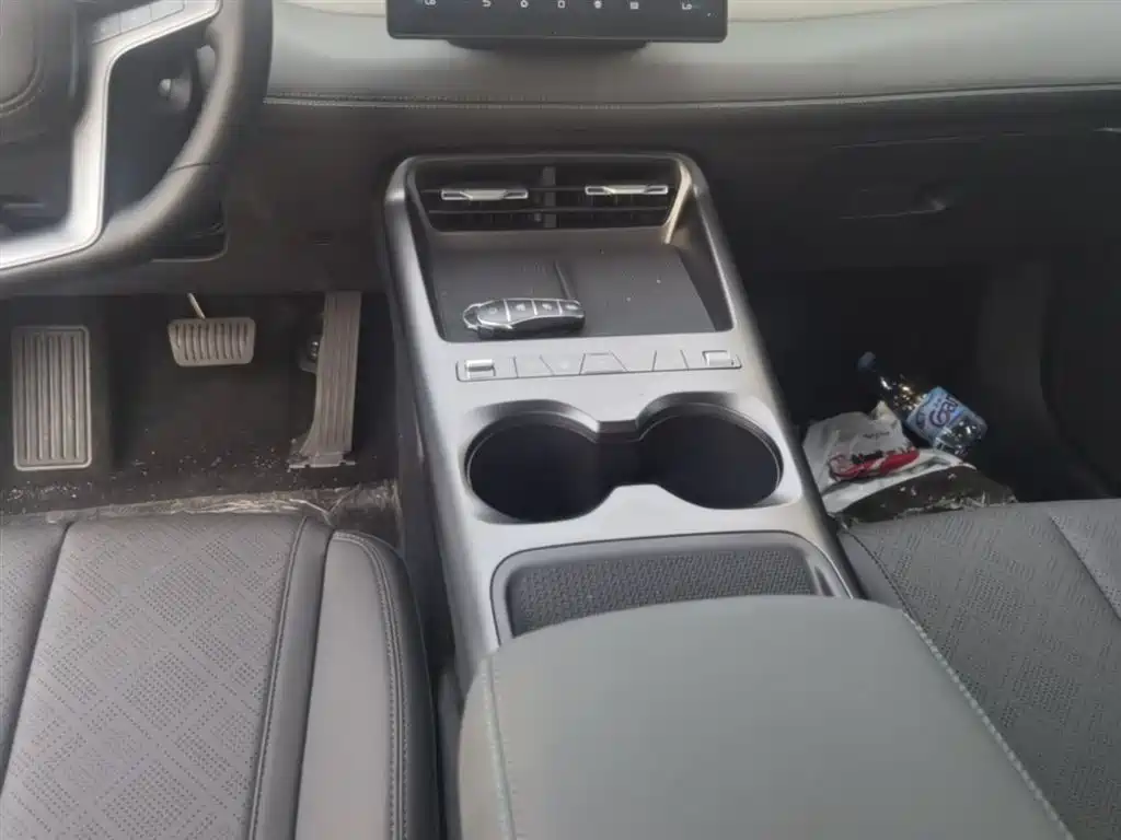BYD Qin PLUS 2026 DM-i Smart Edition 128KM Progressive фото 14