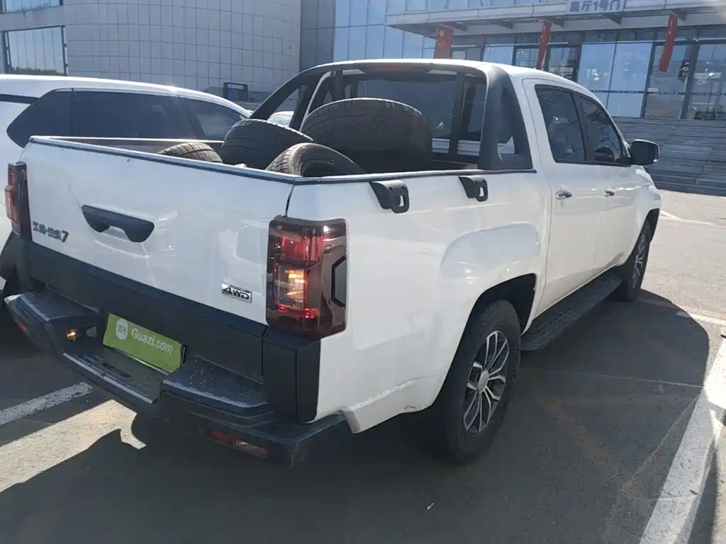 Jiangling Yuhu 7 2022 2022 2.0T Automatic Diesel 4WD Comfort Standard Wheelbase