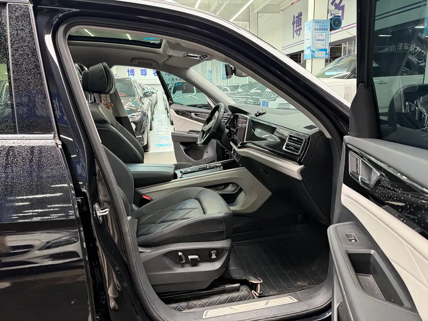 Volkswagen Teramont 2024 380TSI 4WD Prestige Luxury Edition фото 13